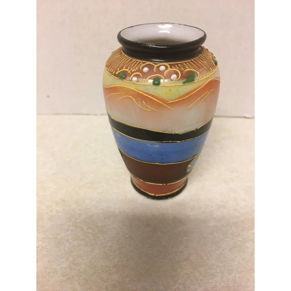 VINTAGE PORCELAIN MORIAGE SATSUMA MINI VASE LADY PRINCESS  HAND PAINTED JAPAN